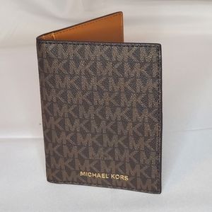 Michael Kors Bedford Passport Wallet